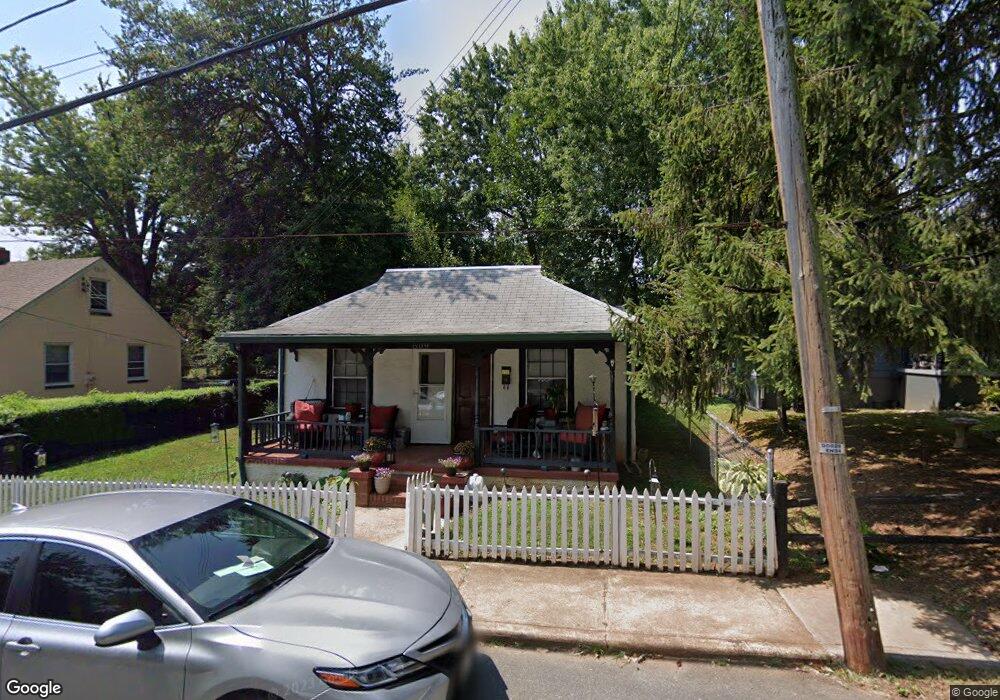 609 10 1/2 St NW, Charlottesville, VA 22903 - photo 1