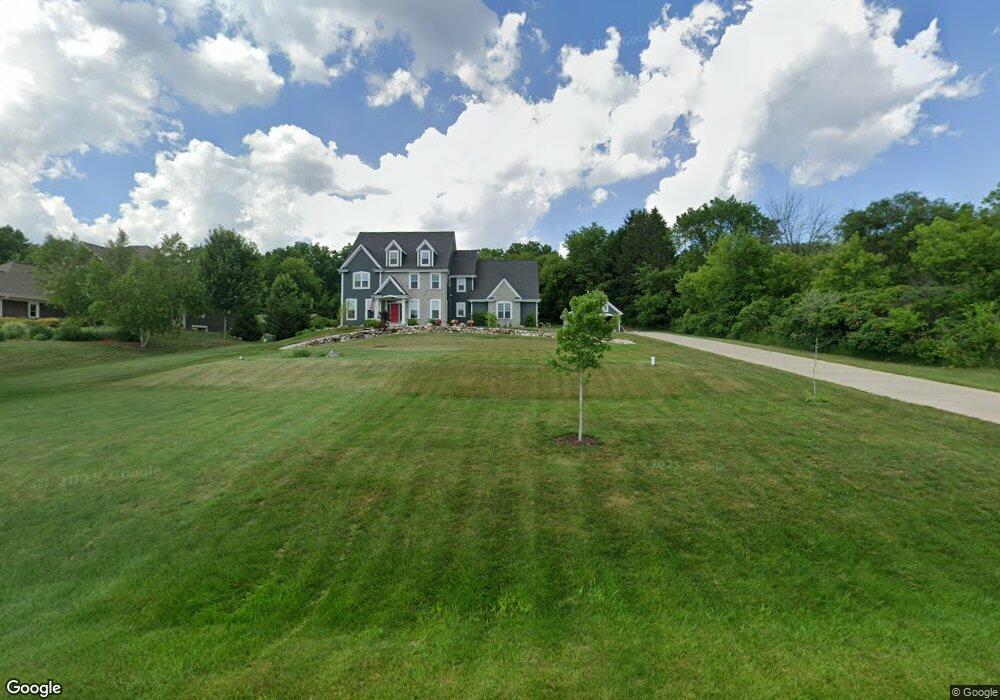 N54W25960 Glen Ridge Ct, Sussex, WI 53089 - photo 1