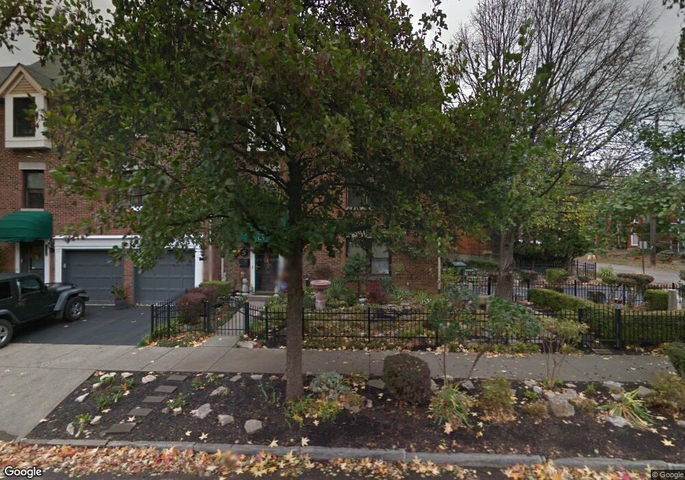 204 W 2nd Ave, Columbus, OH 43201 - photo 1