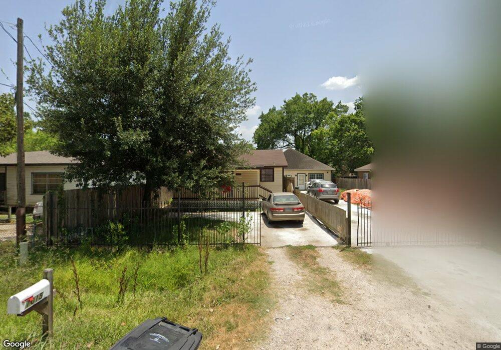 1015 Dewalt St, Houston, TX 77088 - photo 1