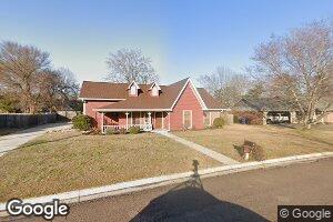324 Lakeover Dr W, Columbus, MS 39702