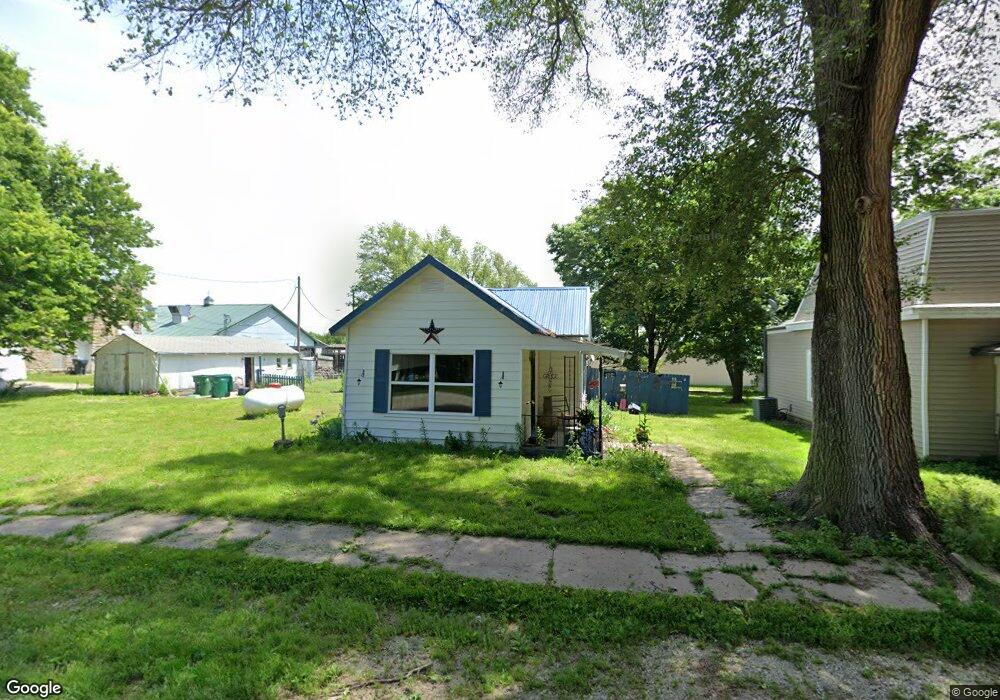 304 Highland Ave, Hoyt, KS 66440 - photo 1