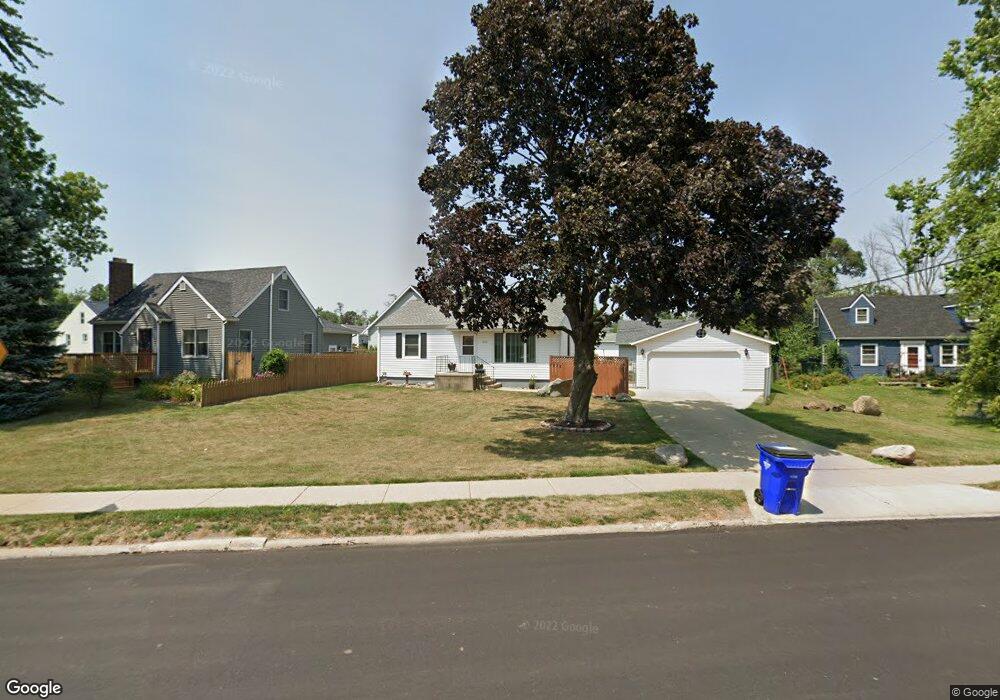 1832 B Ave NW, Cedar Rapids, IA 52405 - photo 1