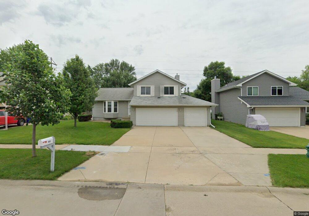 432 Zelda Dr NW, Cedar Rapids, IA 52405 - photo 1