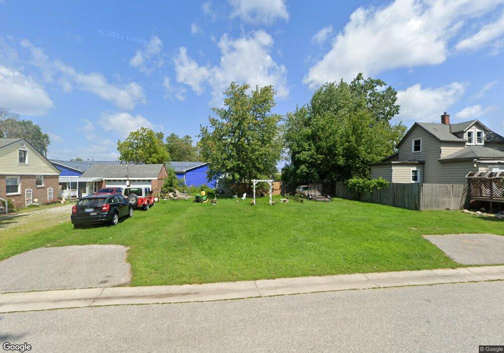 2427 White St, Port Huron, MI 48060 - photo 1