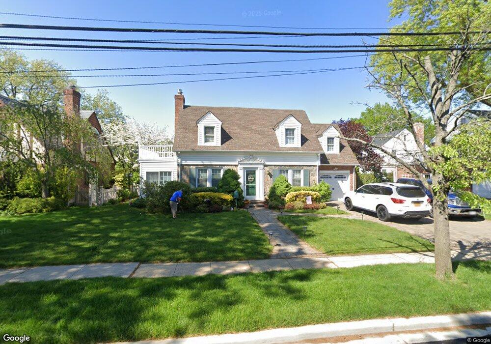 15 Atlas Ave, Malverne, NY 11565 - photo 1