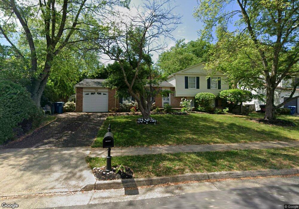 8407 Woodford Ct, Vienna, VA 22182 - photo 1