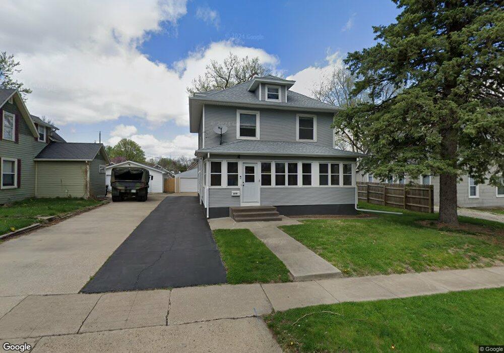 3717 Center St, Des Moines, IA 50312 - photo 1