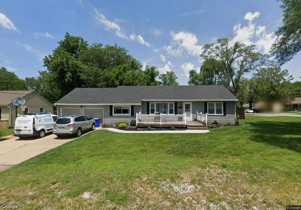 6348 Switzer St, Shawnee, KS 66203 - photo 1