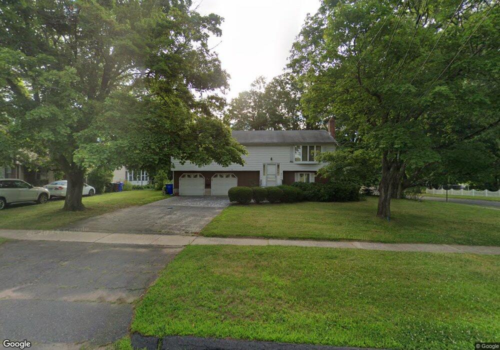 214 King Philip Dr, West Hartford, CT 06117 - photo 1