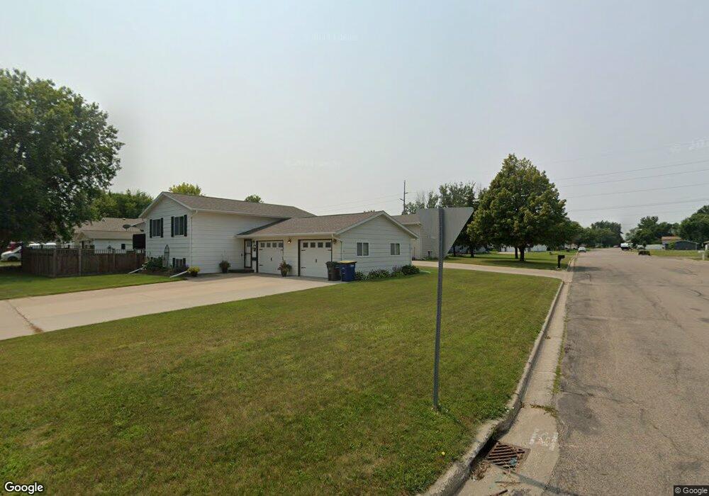 708 16th St NE, Jamestown, ND 58401 - photo 1