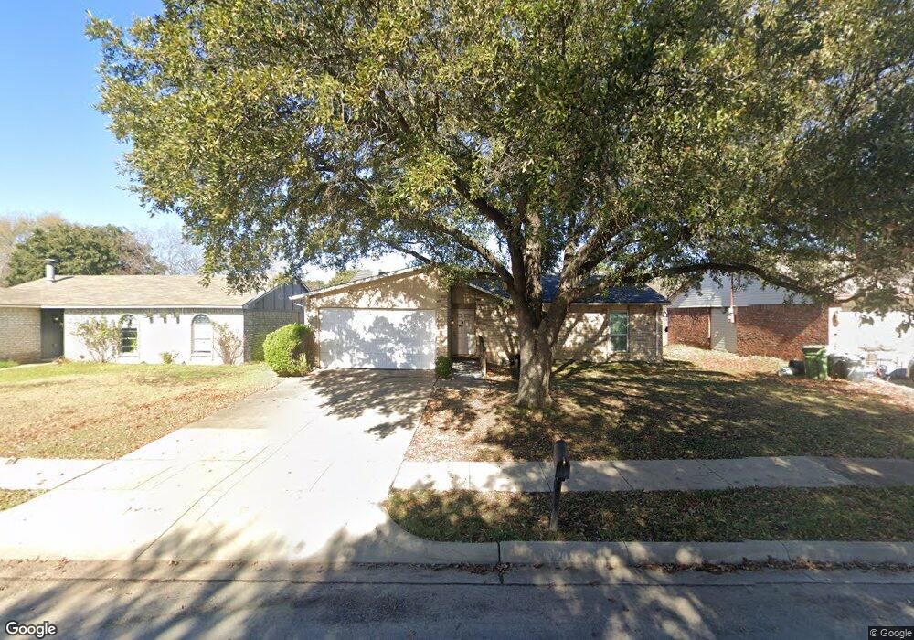 7449 Sandhurst Ln S, North Richland Hills, TX 76182 - photo 1