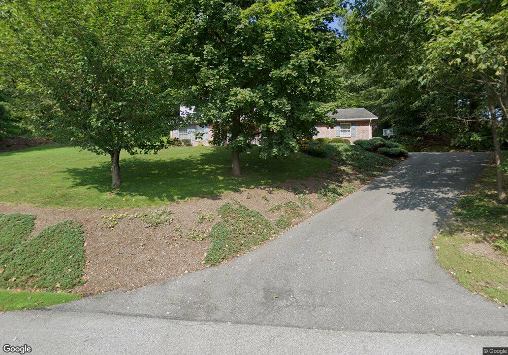 512 Oakwood Dr, Bedford, PA 15522 - photo 1