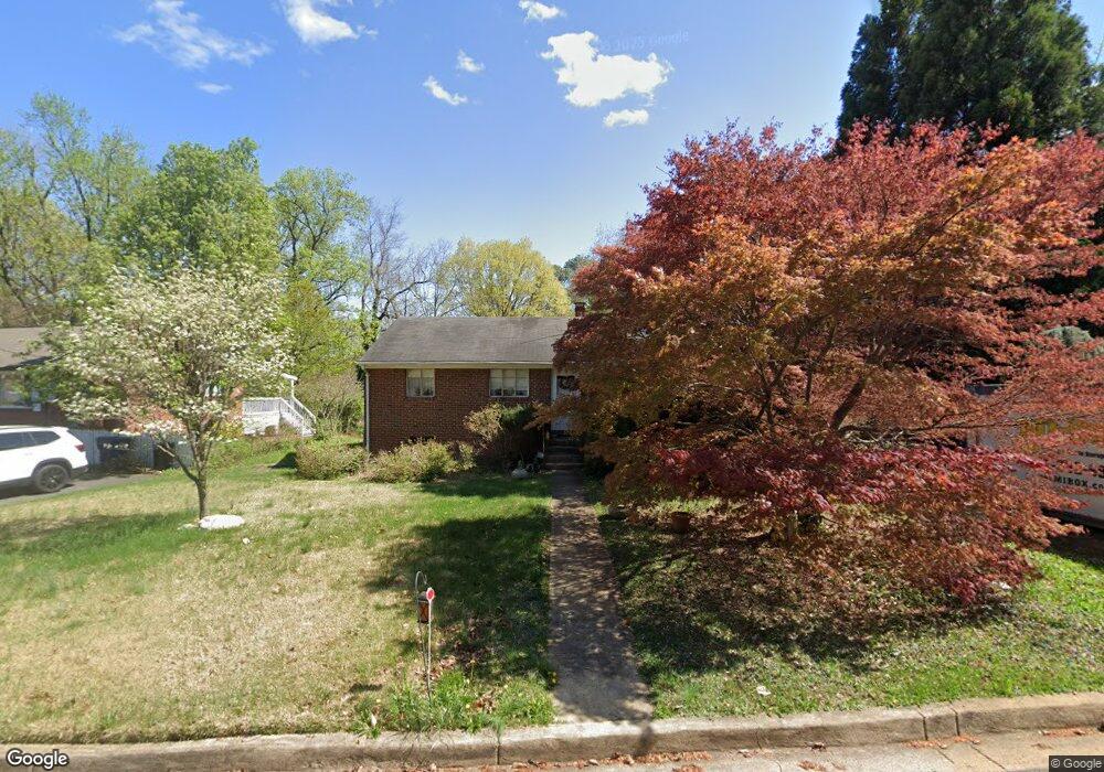 3905 Whispering Ln, Falls Church, VA 22041 - photo 1