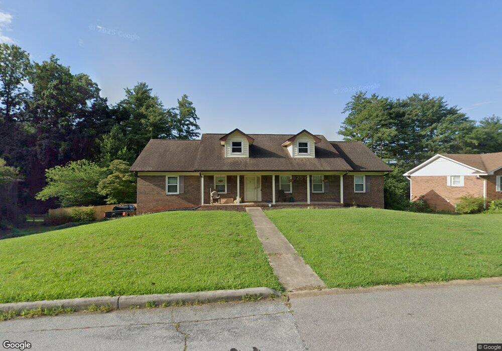 16 Gardenwood Ln, Asheville, NC 28803 - photo 1