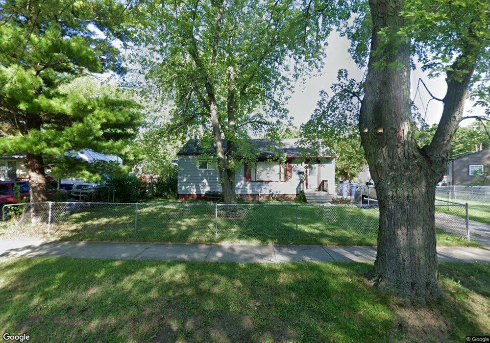 2724 N Pine St, Waukegan, IL 60087 - photo 1