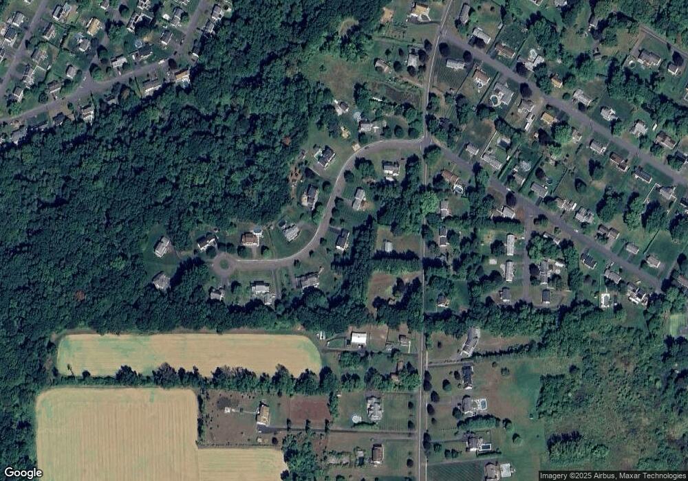 5 Strawberry Ln, Enfield, CT 06082 - photo 1