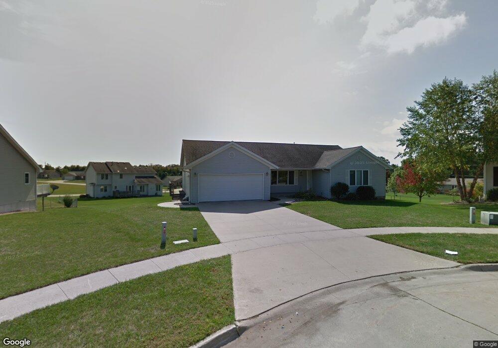 1055 S 15th Ave W, Newton, IA 50208 - photo 1