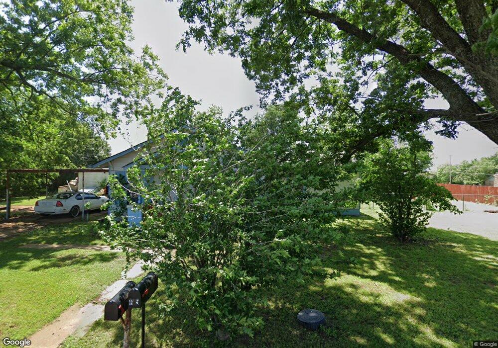 1415 E Maple St, Cushing, OK 74023 - photo 1