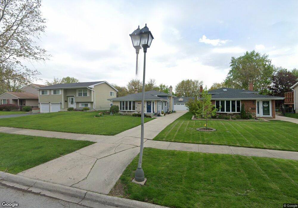 1011 E Lowden Ave, Wheaton, IL 60189 - photo 1