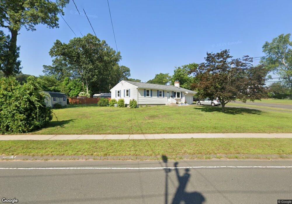 421 S Elm St, Windsor Locks, CT 06096 - photo 1