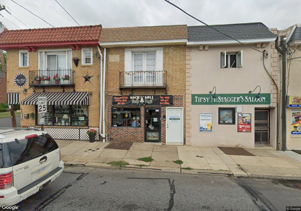 2341 W Marshall Rd, Lansdowne, PA 19050 - photo 1