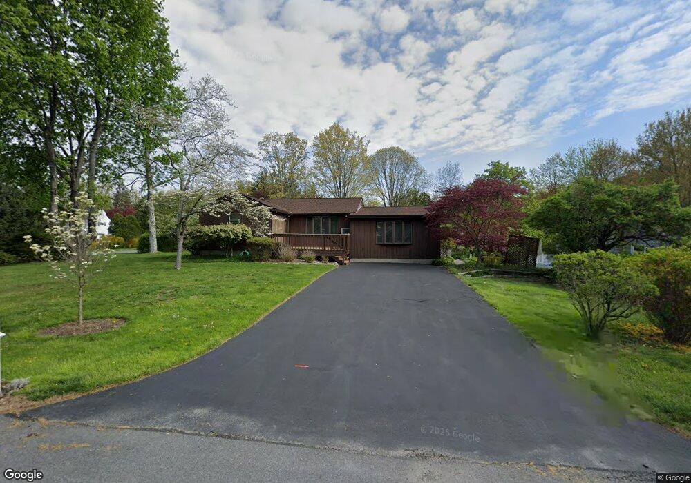 680 Sharon Ln, Yorktown Heights, NY 10598 - photo 1