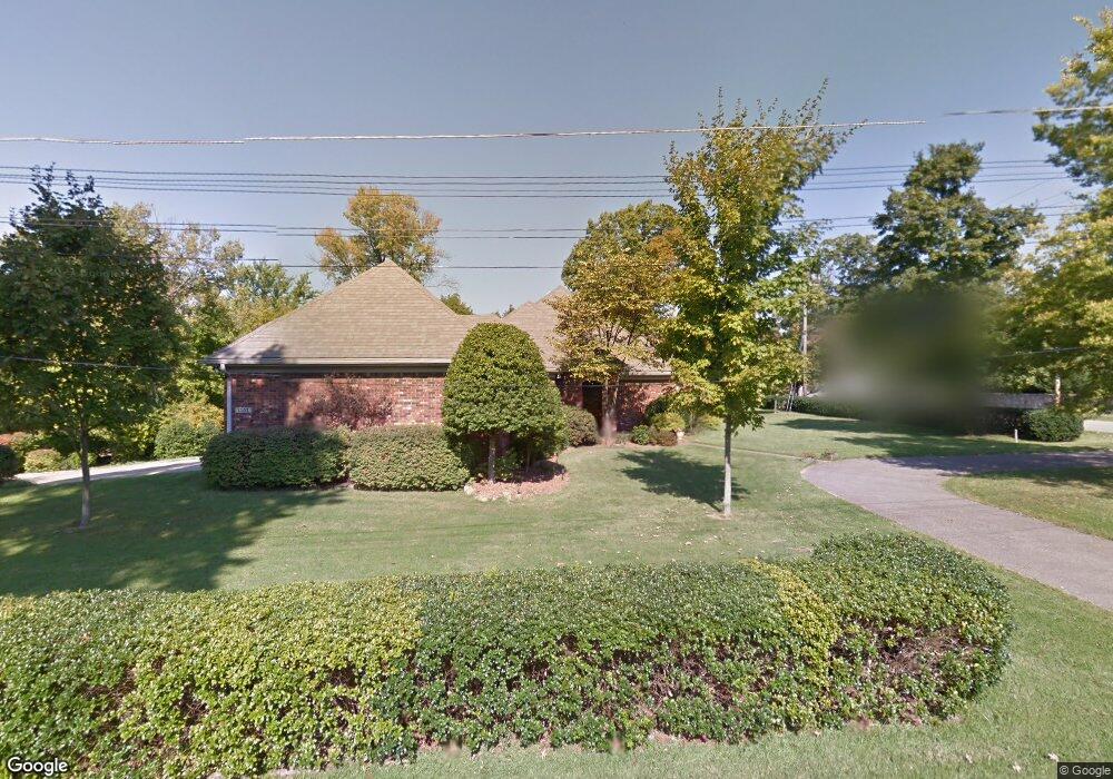 1302 Riddle Rd, New Albany, IN 47150 - photo 1