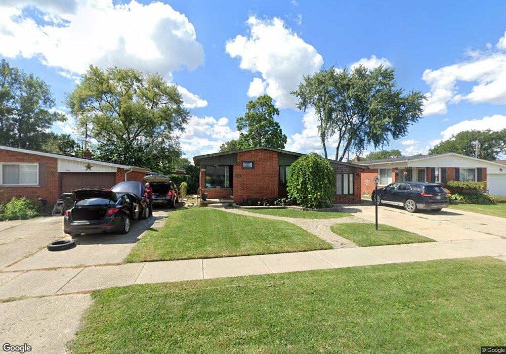 30521 Spybrook St, Roseville, MI 48066 - photo 1