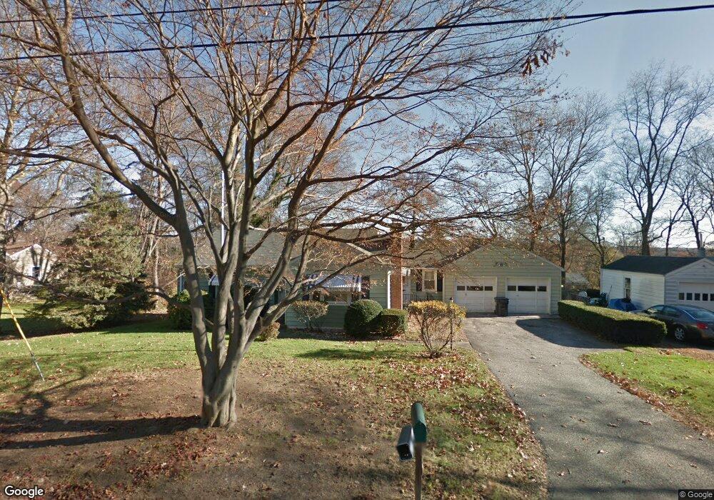 41 Woodlawn Dr, Trumbull, CT 06611 - photo 1