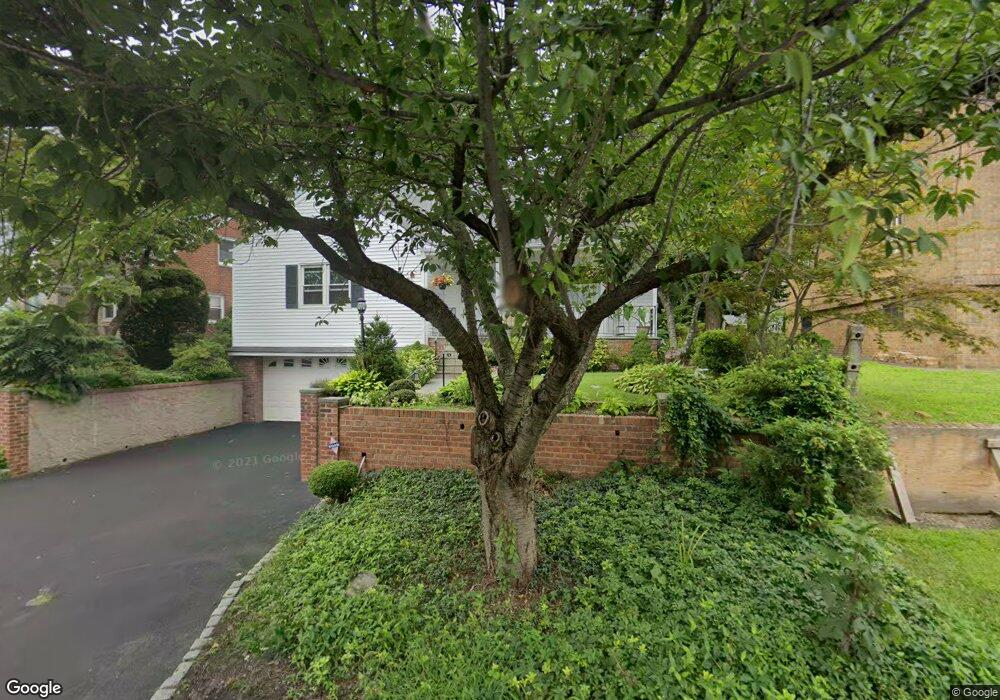 126 Roundhill Dr, Yonkers, NY 10710 - photo 1