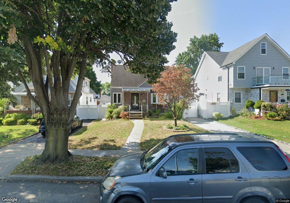 24604 85th Ave, Bellerose, NY 11426 - photo 1