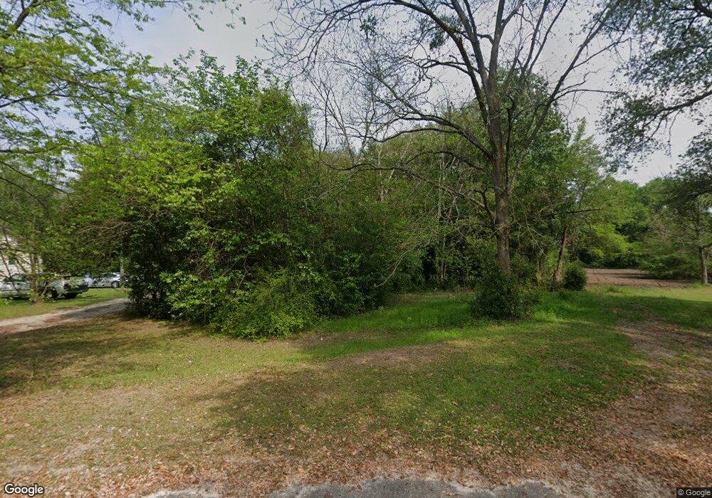 1723 Williamsburg Cir, Albany, GA 31705 - photo 1