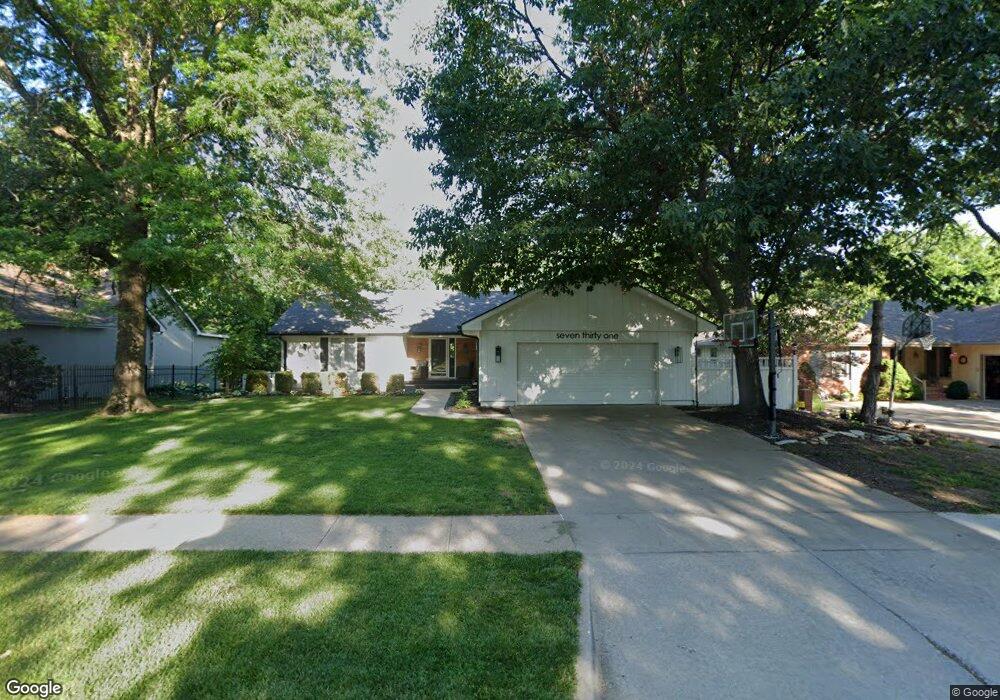 731 SW Morningside Rd, Topeka, KS 66606 - photo 1