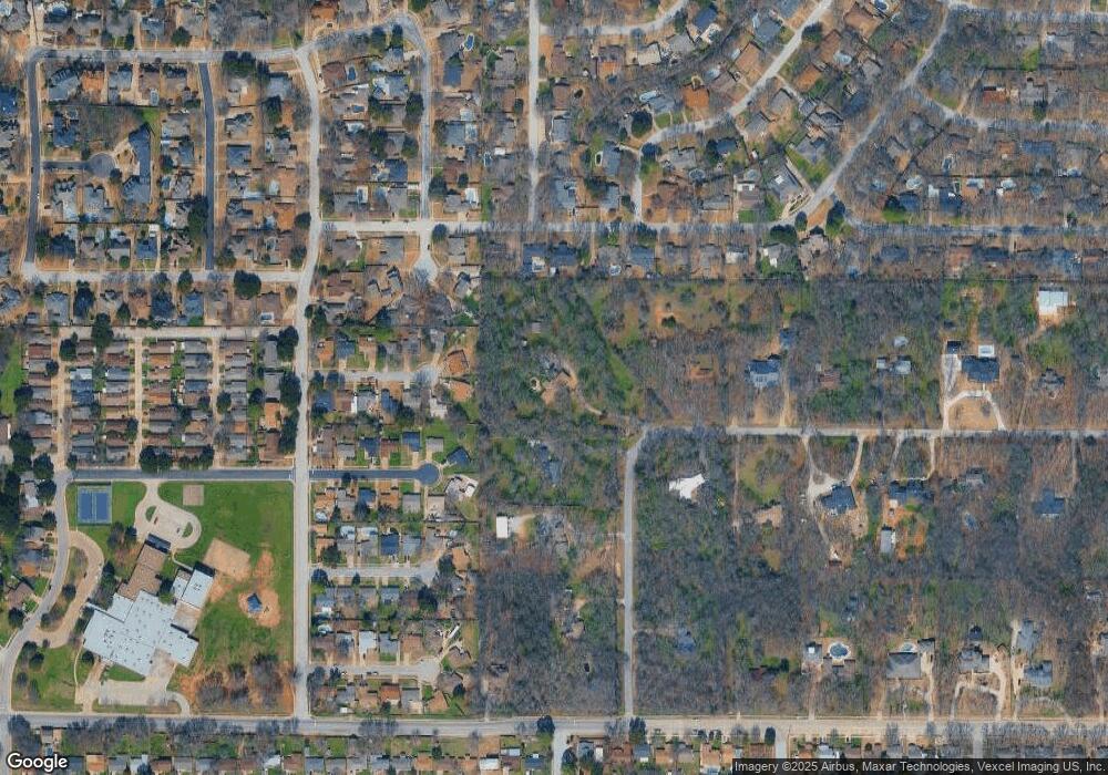 1705 Oak Ln, Euless, TX 76039 - photo 1