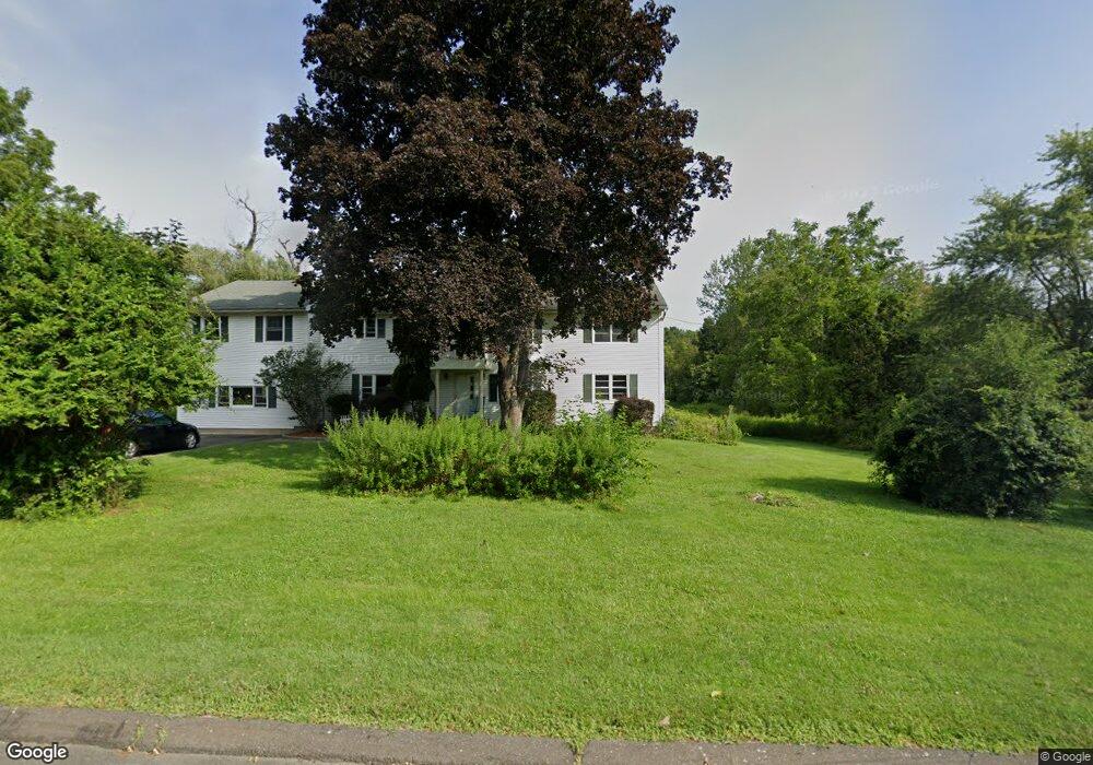 5 Fox Run Ln, Newtown, CT 06470 - photo 1