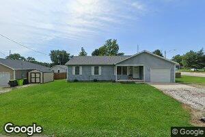 305 S Oak St, Maroa, IL 61756