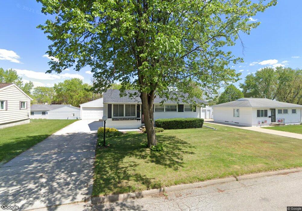 1025 Scott Ave, Waterloo, IA 50701 - photo 1