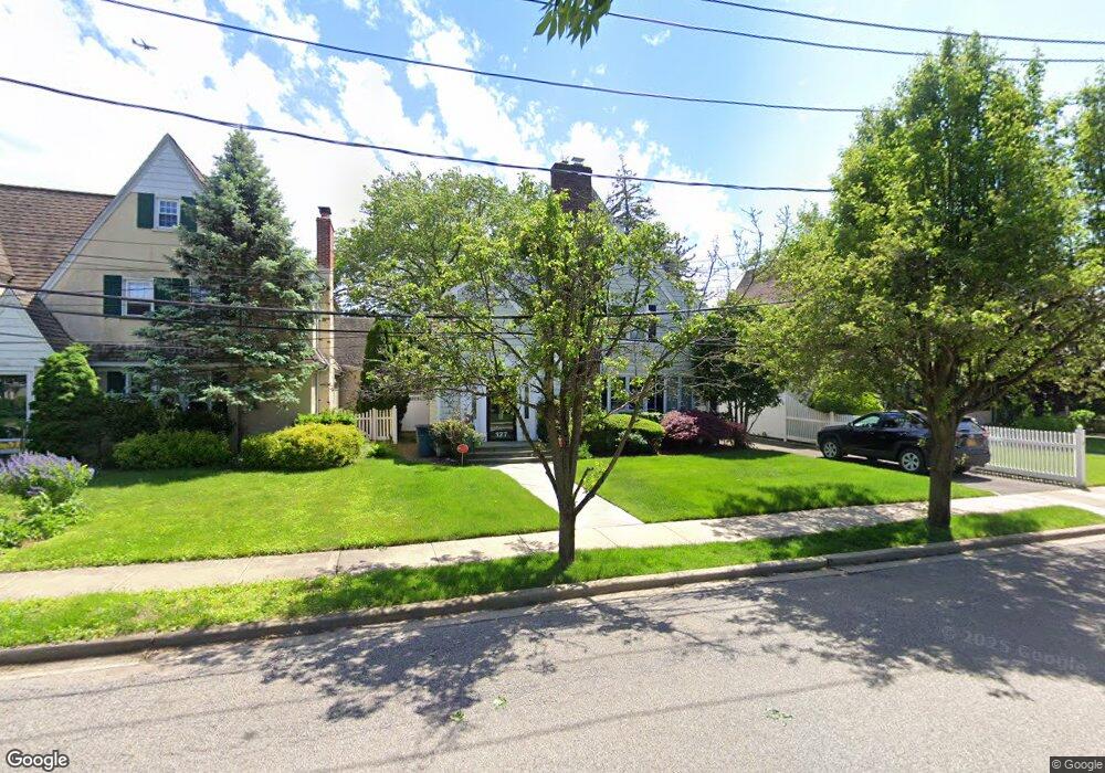 127 Avon Place, West Hempstead, NY 11552 - photo 1