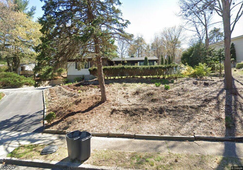 100 Washington Blvd, ComMacK, NY 11725 - photo 1