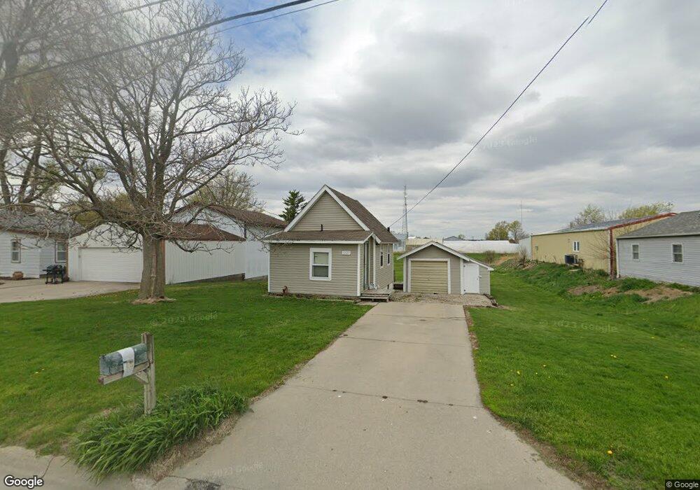 1121 E 12th St N, Newton, IA 50208 - photo 1