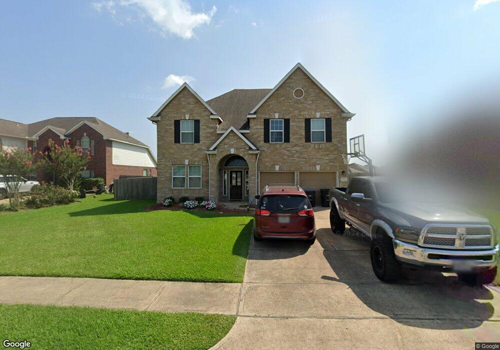 1054 Jennifer St, Alvin, TX 77511 - photo 1