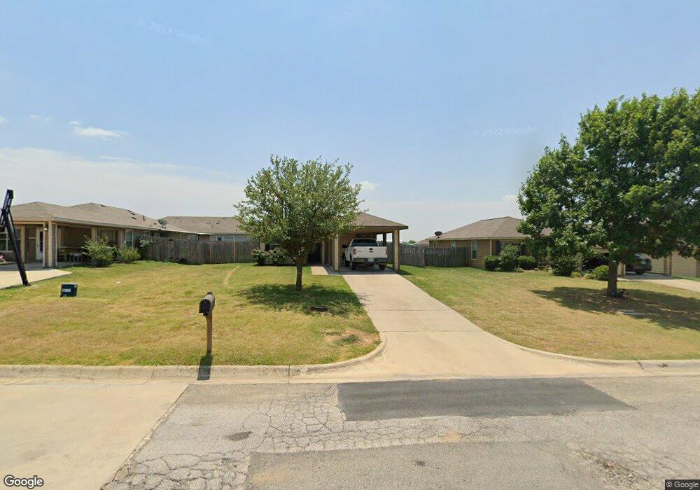 315 Candlewood Cir, Gainesville, TX 76240 - photo 1