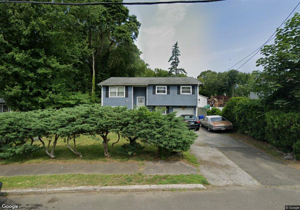 16 Three Seasons Ln, Norwalk, CT 06851 - photo 1