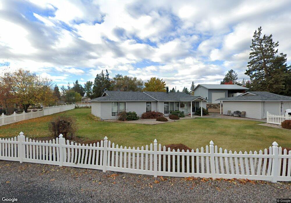 2238 SW Meadowbrook Dr, Redmond, OR 97756 - photo 1