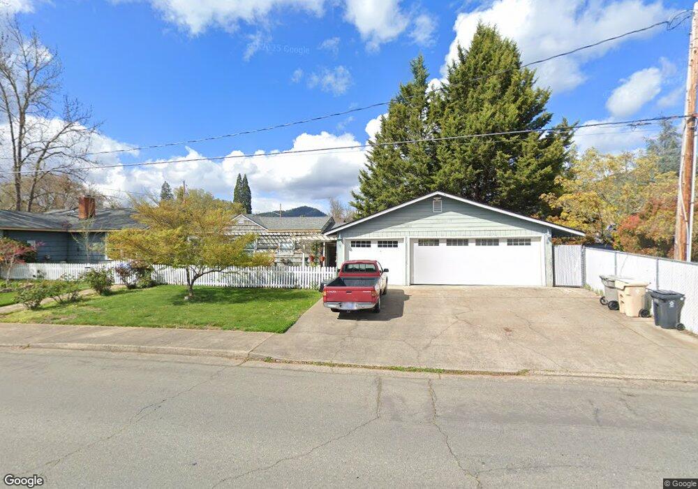 118 NW Savage St, Grants Pass, OR 97526 - photo 1