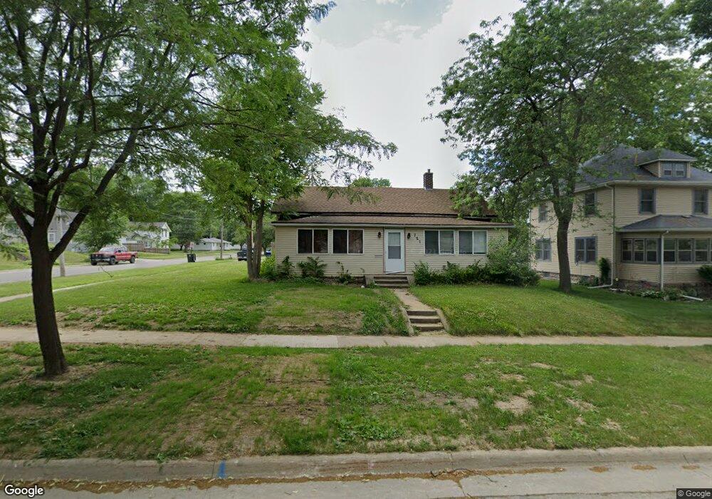 721 Iowa St, Cedar Falls, IA 50613 - photo 1