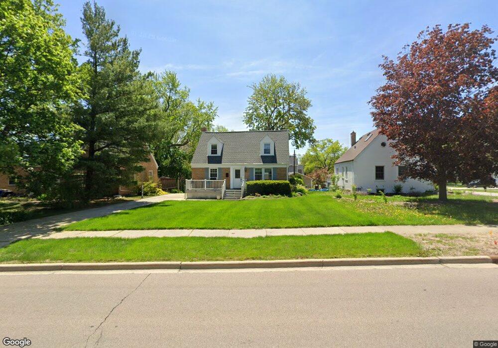 1316 Manchester Rd, Wheaton, IL 60187 - photo 1