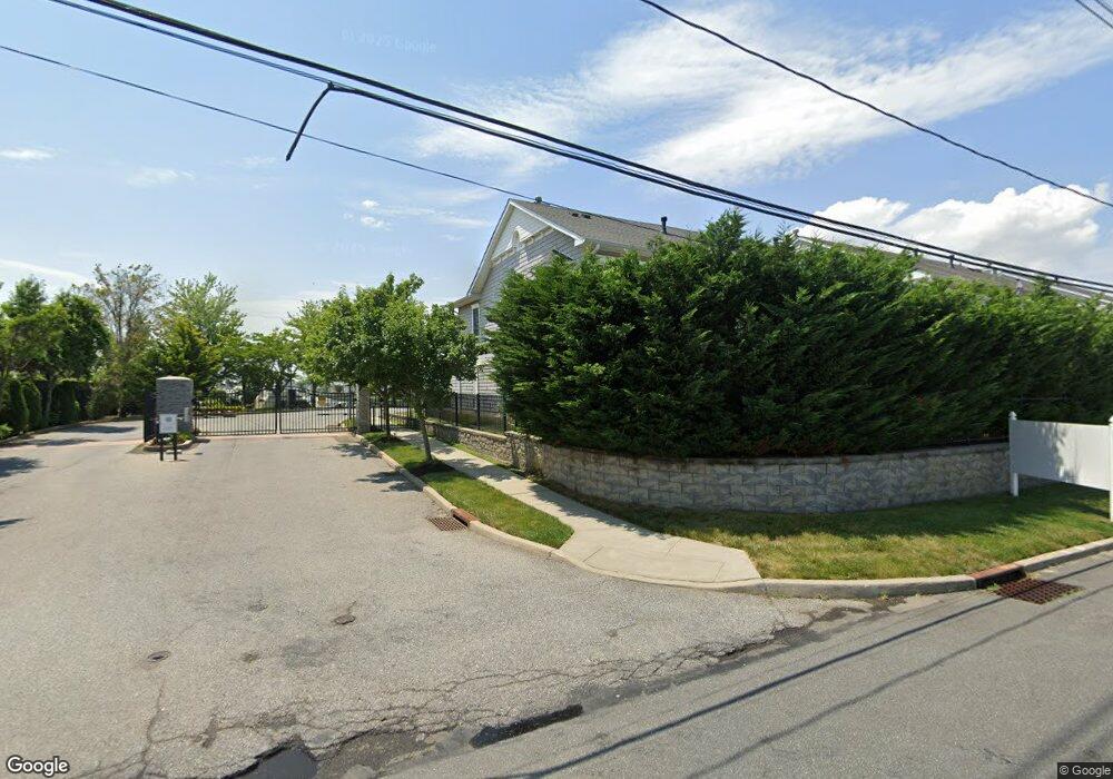 2 Ocean Watch Ct unit 2, Freeport, NY 11520 - photo 1