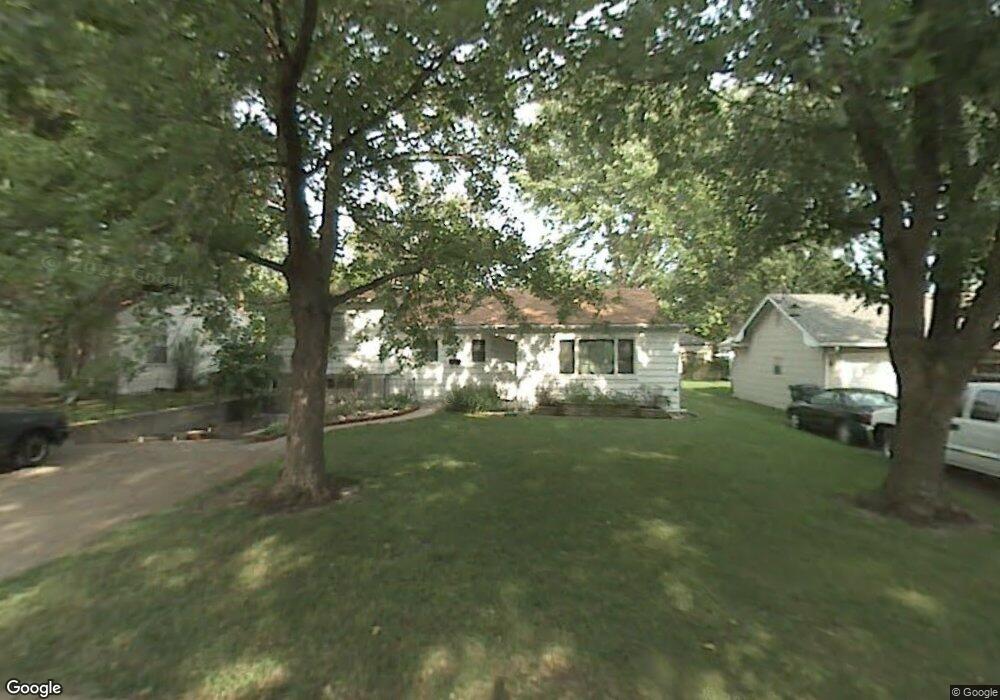 2316 SW Duncan Dr, Topeka, KS 66614 - photo 1
